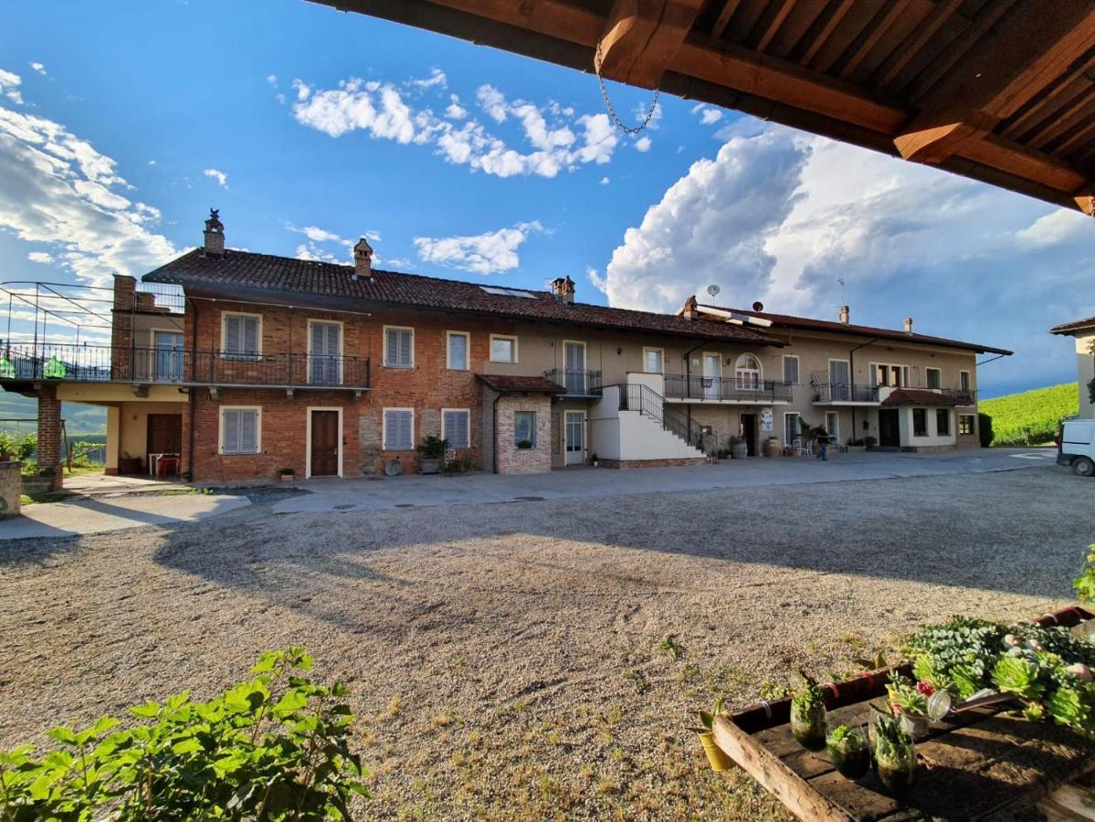 Agriturismo Cascina Sciulun Guest House Monforte D'Alba Exterior photo